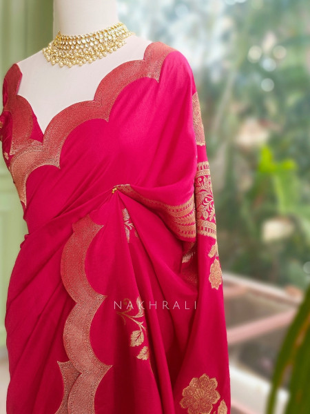 Kusumdhara Rani Saree With Floral Zari Work and Scalloped Border