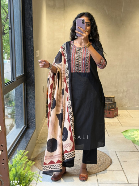 Virexa Black Printed Yoke Kurta Pant Set with Dupatta