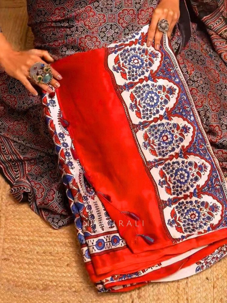 Image of Neerja White Modal Silk Printed Saree