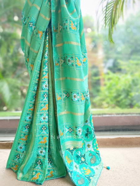 Kalyani Plum Rama Patola Saree With With Running Blouse Piece