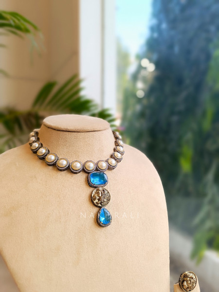 Regal Blue Pearl & Lion Coin Necklace Set
