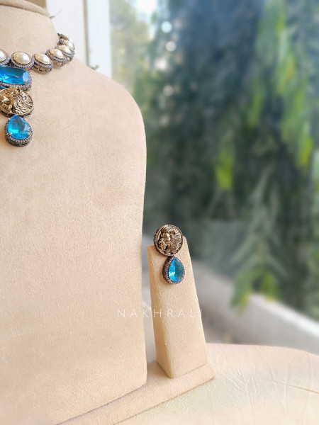 Regal Blue Pearl & Lion Coin Necklace Set