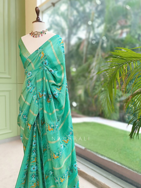 Kalyani Plum Rama Patola Saree With With Running Blouse Piece