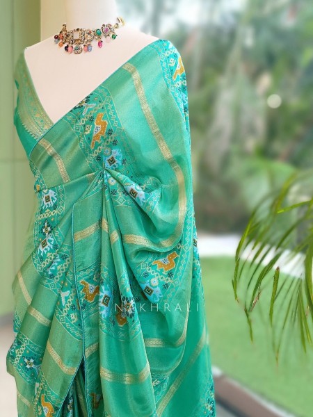 Kalyani Plum Rama Patola Saree With With Running Blouse Piece