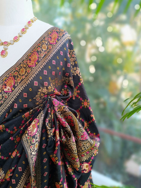 Solvara Black  Bandhani Saree with Traditional Border