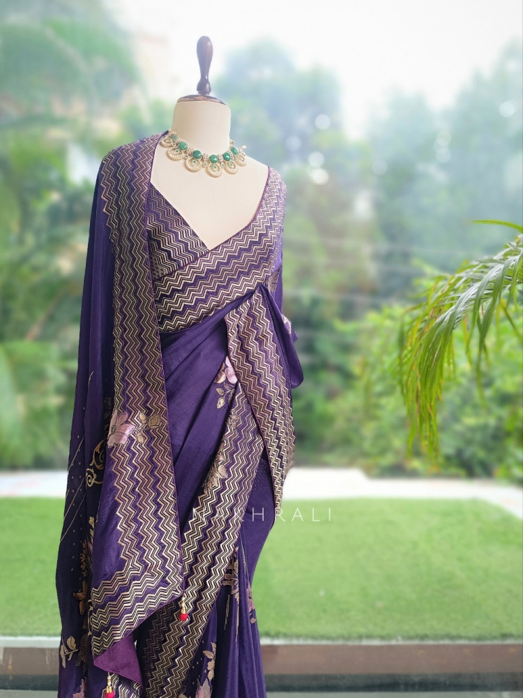 Image of Vionika Plum Purple Chiffon-Crepe Saree With Chevron Zari Border &amp; Floral Embroidery