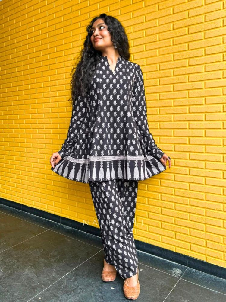 Image of Priyasi Black Printed Farshi Set