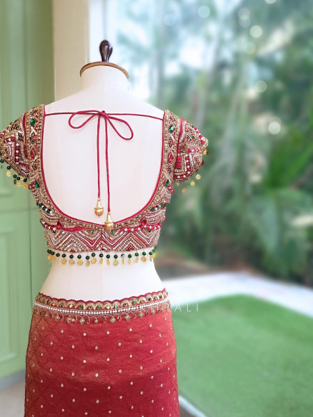 Kundankaari Maroon Crushed Chinon Saree