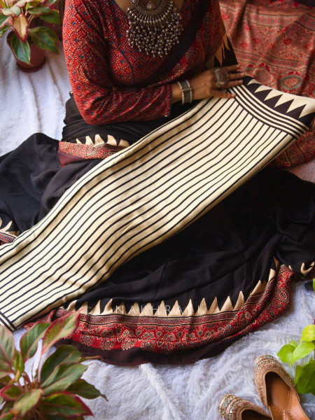 Mohini Cream Modal Stripe Printed Saree Collection