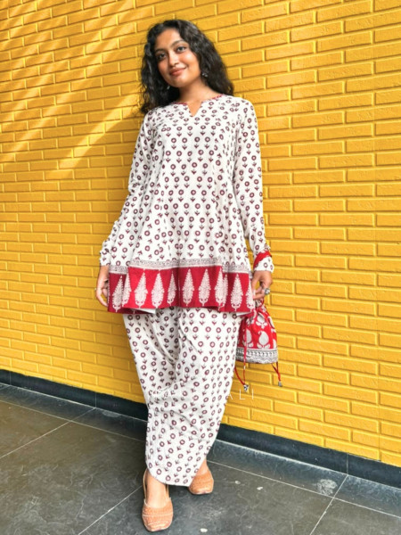 Priyasi Cream Printed Farshi Set