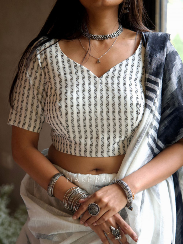 Image of Gayatri White Cotton Blouse with Back Opening