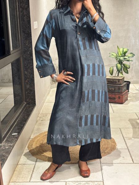 Sundari Navy Blue Printed Full Sleeve Kurta