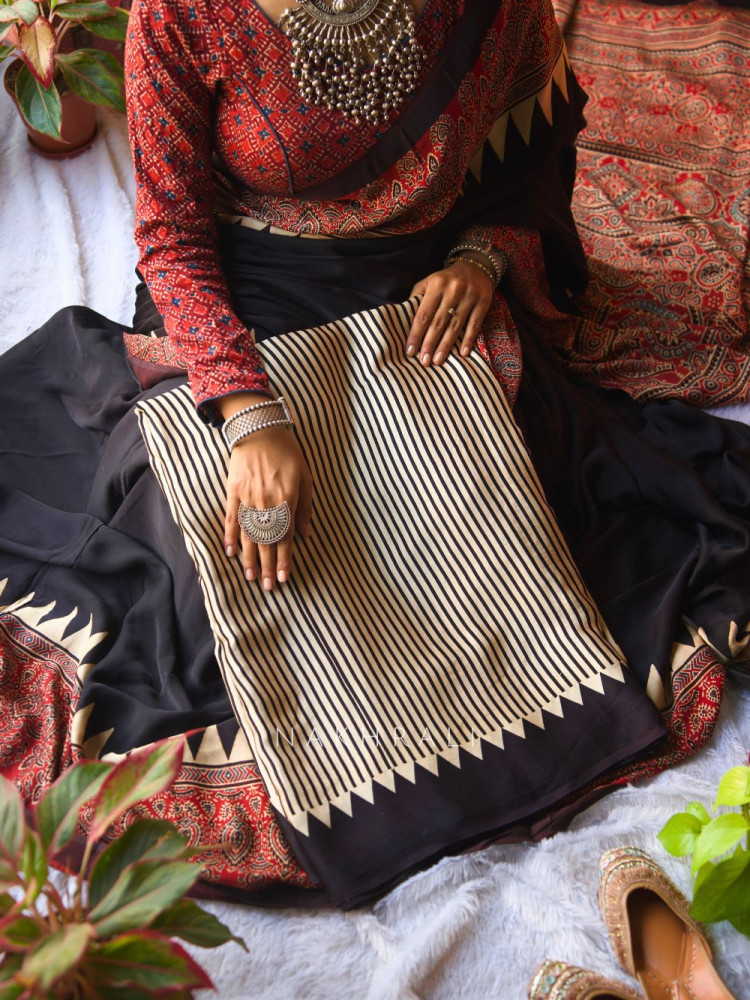 Image of Mohini White Modal Stripe Printed Saree Collection