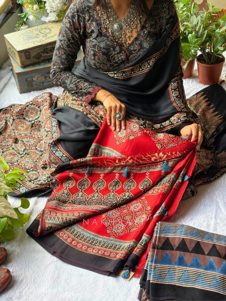 Neerjala Red Modal Silk Printed Saree