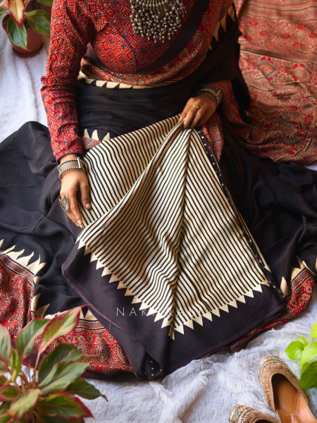 Mohini White Modal Stripe Printed Saree Collection