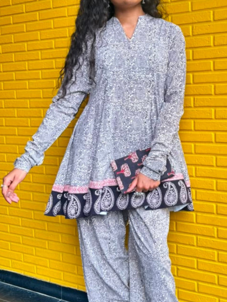 Priyasi Cream Printed Farshi Set