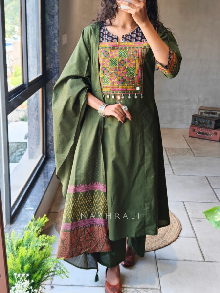 Zerith Solid Mehendi green Kurta Pant Set with Phulkari Embroidered Yoke