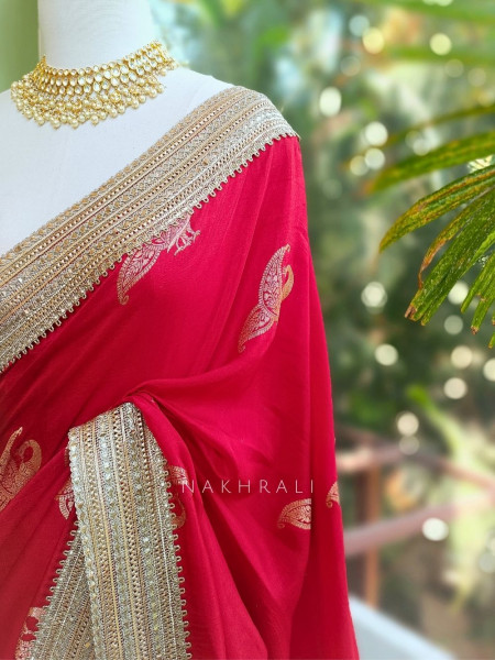 Tavira Maroon Saree with Broad Border and Unstitched Blouse Piece