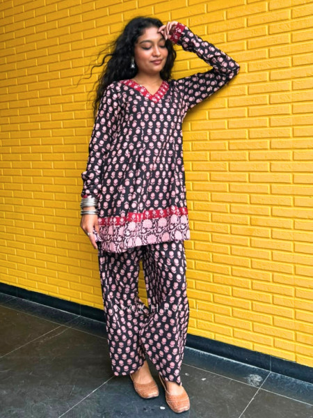 Priyasi Black Printed Farshi Set