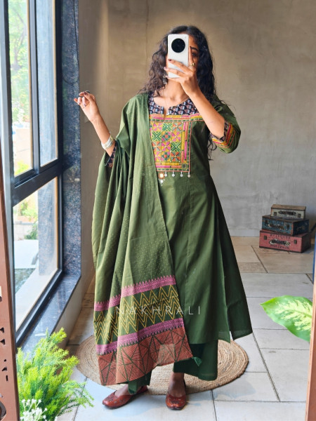 Zerith Solid Mehendi green Kurta Pant Set with Phulkari Embroidered Yoke