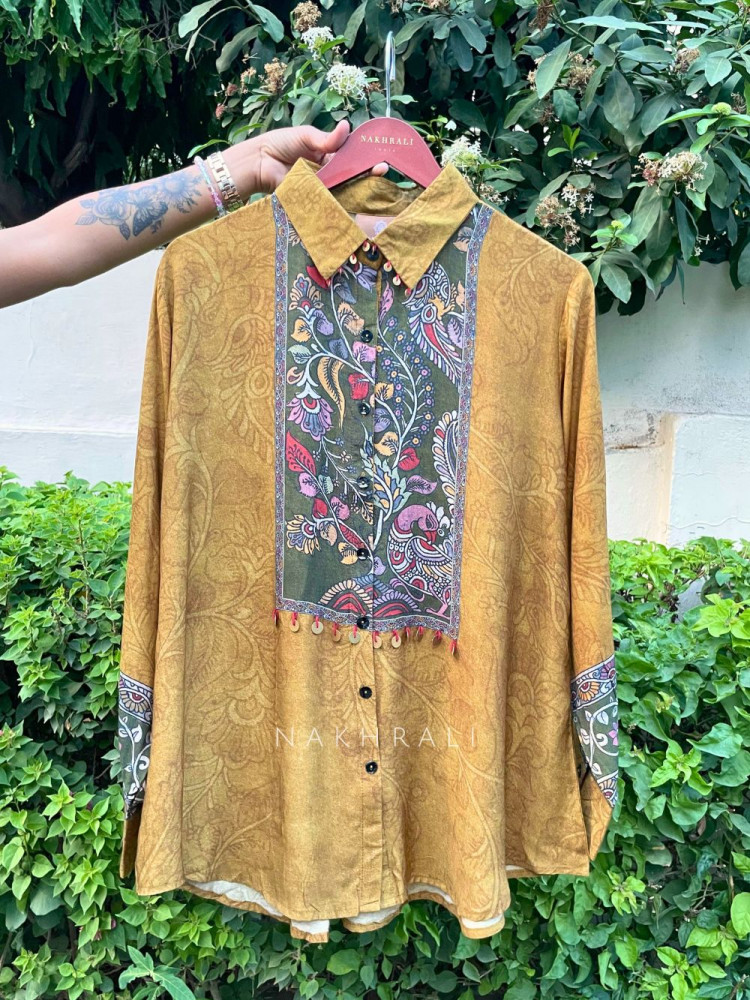 Image of Rangva Mehendi Green Printed Shirt with Floral Motif