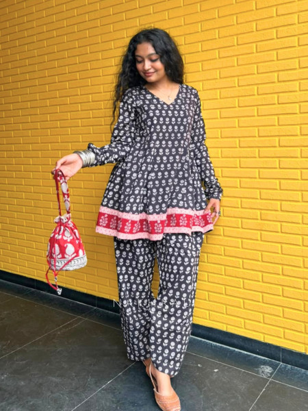 Priyasi Black Printed Farshi Set