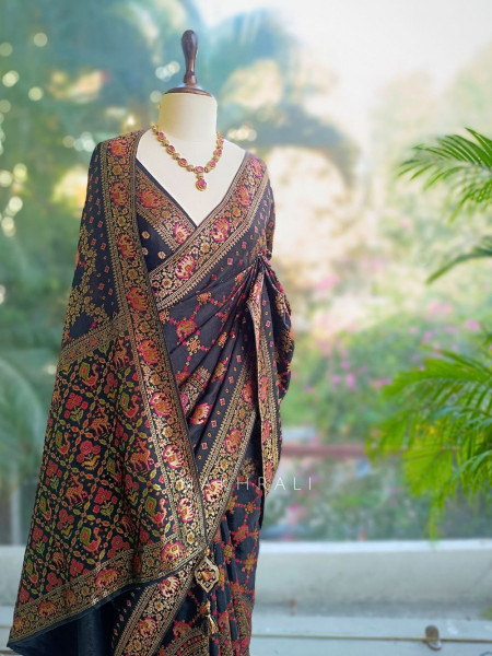 Solvara Black  Bandhani Saree with Traditional Border