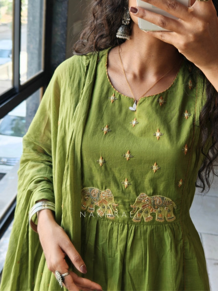 Zenvor Green Anarkali Suit Set with Elephant Embroidered Waist Panel