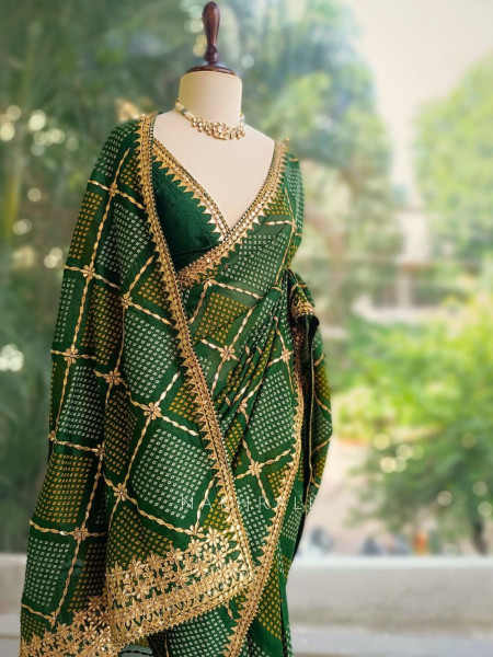 Rang Leher Green Bandhani Saree with Embroidered Border