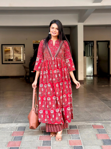 Noorjahan Red Cotton Printed Kurta Set