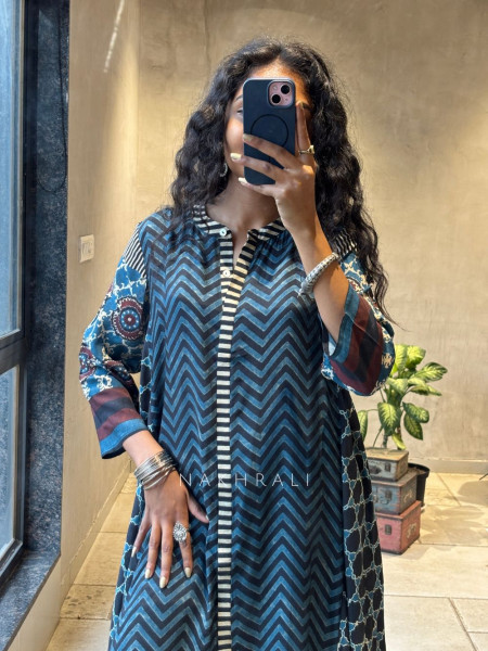 Sundari Blue Printed Full Sleeve Kurta