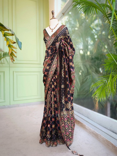 Solvara Black  Bandhani Saree with Traditional Border
