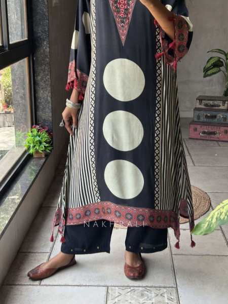 Rekha Black Printed Pant Kurta Set with Tassel Detail