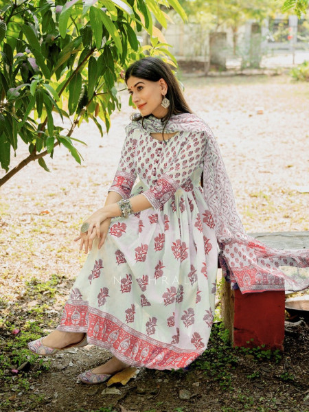 Celestial Breeze Pink Pant Kurta with Dupatta Set