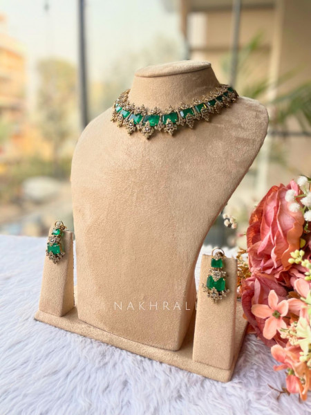 Mira Green Stone Necklace Set