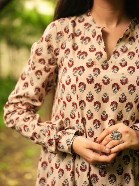 Sampurna Cream Printed Farshi Set
