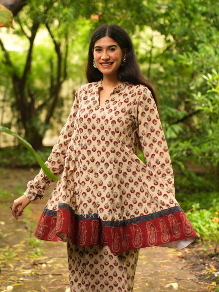 Sampurna Cream Printed Farshi Set