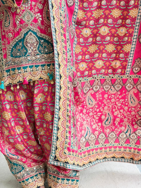 Firoza Kashmiri Magenta Dhoti Suit Set Set
