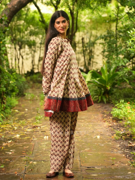 Sampurna Cream Printed Farshi Set