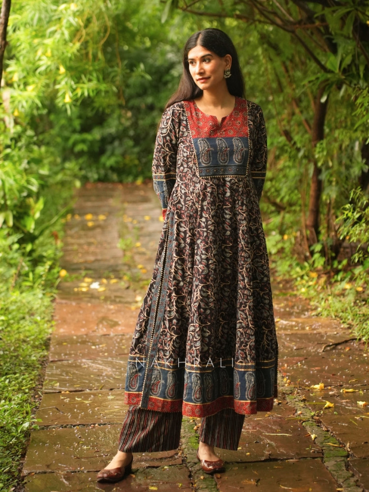 Image of Imroz Black Cotton Flared Kurta Pant Set
