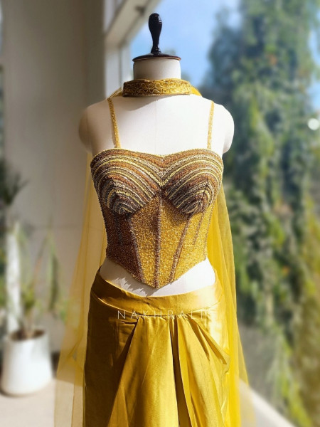 Sunehri Corset Drape Skirt Set with Choker Dupatta