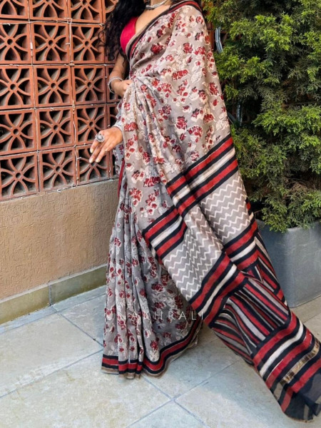 Vatika Dark Grey Saree with Contrast Pallu Detailing