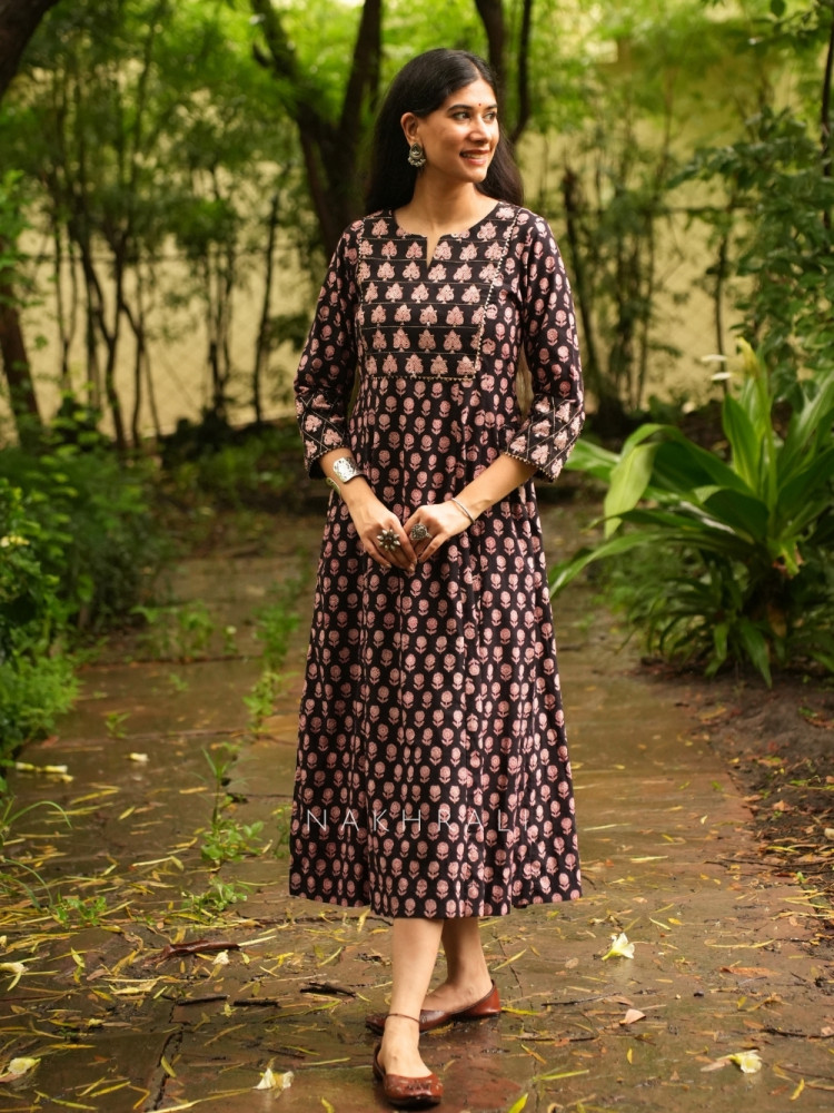 Image of Roselume Black Cambric Cotton Midi Kurta Dress