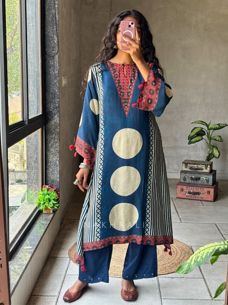 Image of Rekha Blue Printed Pant Kurta Set with Tassel Detail