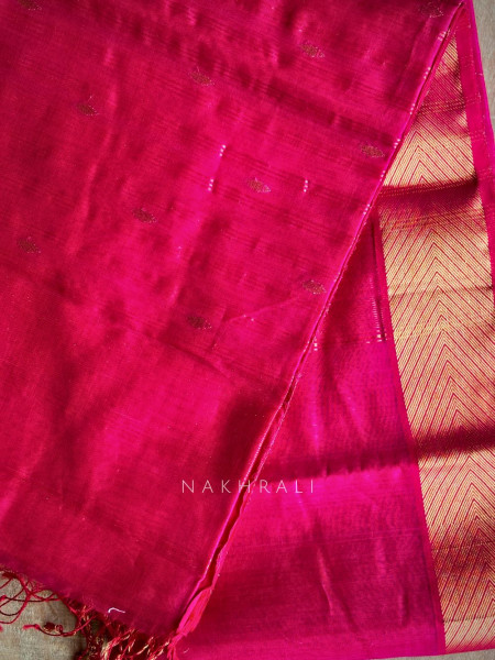Maahishmati Magenta Maheshwari Saree with Zari Border