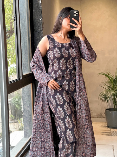 Autumn Off White Cotton Co-ord Set with Long Jacket