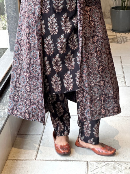 Autumn Off White Cotton Co-ord Set with Long Jacket