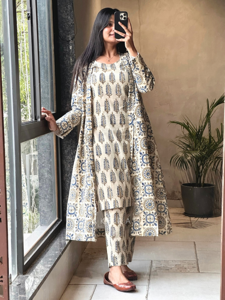 Image of Autumn Off White Cotton Co-ord Set with Long Jacket