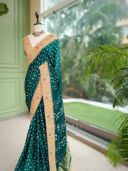 Bandhika Green Gaji Silk Bandhani Saree With Gota Patti, Zardosi & Mirror Work
