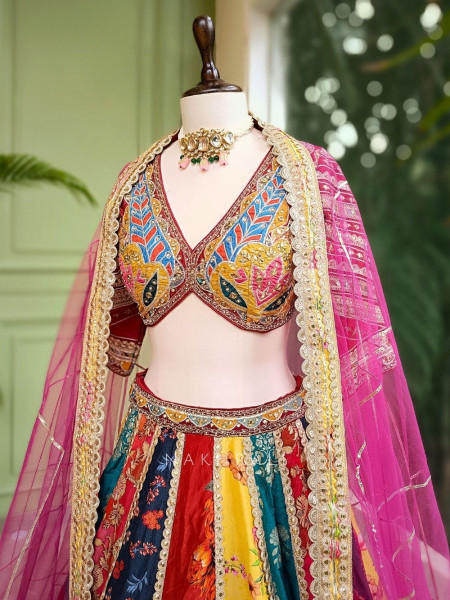 Riwaayat Dual-Tone Lehenga Set with Mirror Embroidery